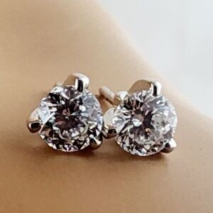 Roberto Coin Cento 18K White Gold Diamond Stud Earrings 1.00cttw #20996